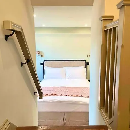 Redland - 8 Apartment *